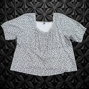 Old Navy Black and WhiteFloral Puff-Sleeve SmockedBlouse Size 4X